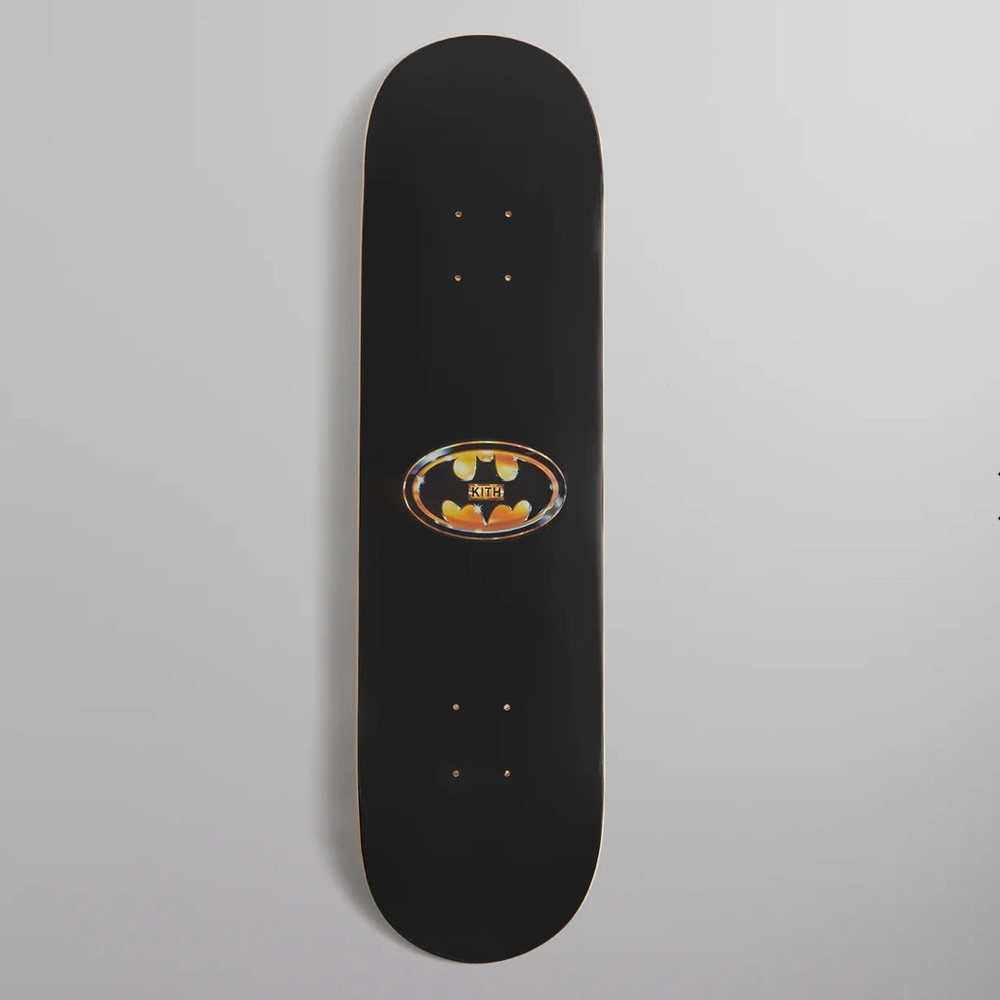 KITH BATMAN LOGO SKATEBOARD. NEW